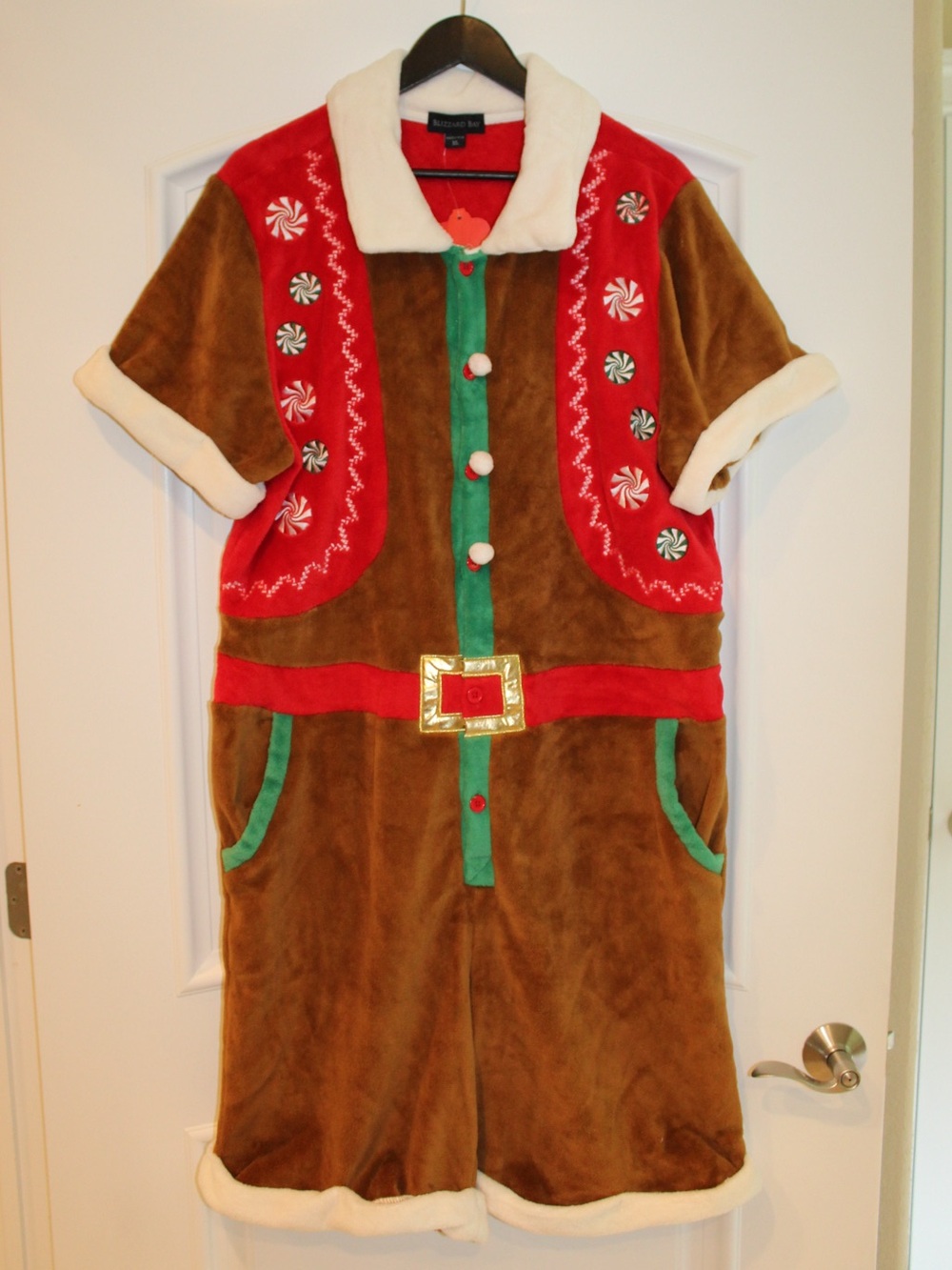 Christmas gingerbread man outfit (men’s XL) (NWT)
